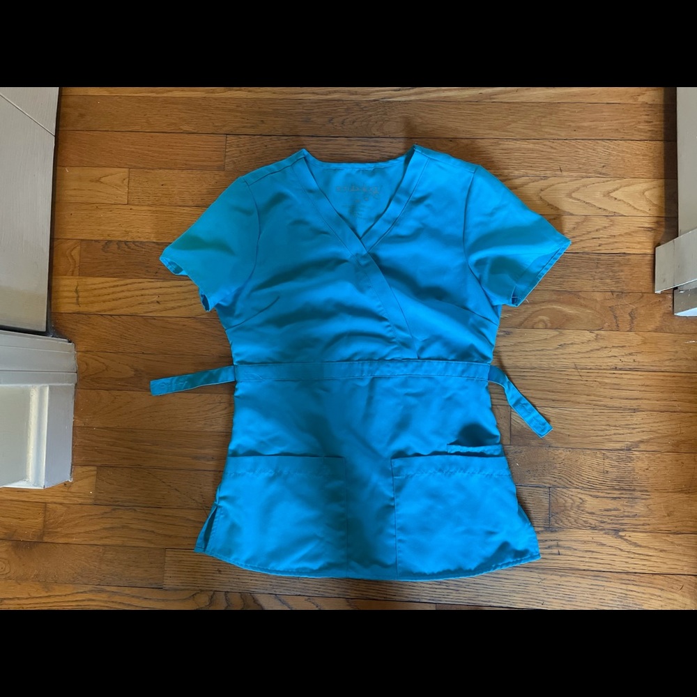 Scrub top